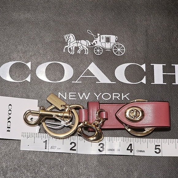 COACH TRIGGER SNAP BAG CHARM (NWT) - Picture 8 of 9